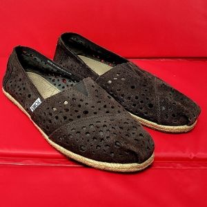 TOMS Classic Womens Brown Perforated Suede Leather Slip On Flats size 9